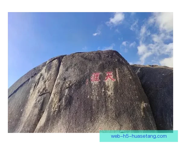 捕捉天涯的浪漫，定格海角的瞬间：三亚网红摄影师带你解锁不一样的海岛风情